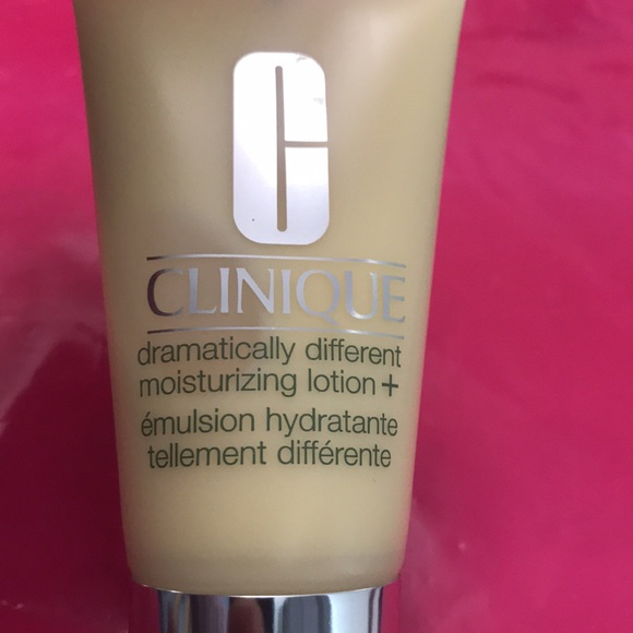 Clinique dramatically different moisturizing lotion+ - Picture 7 of 9